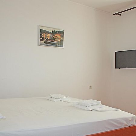 Bougainvillea Apartments Makarska Bagian luar foto