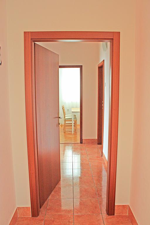 Bougainvillea Apartments Makarska Bagian luar foto