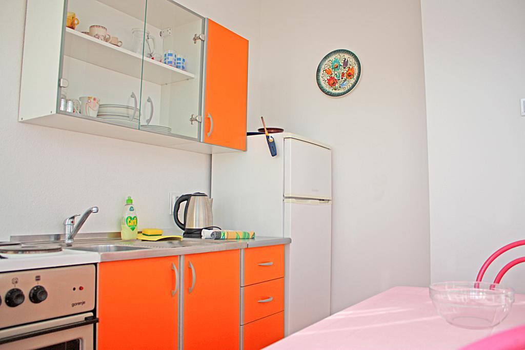 Bougainvillea Apartments Makarska Bagian luar foto