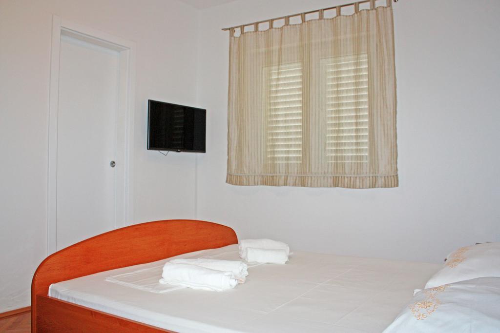 Bougainvillea Apartments Makarska Bagian luar foto