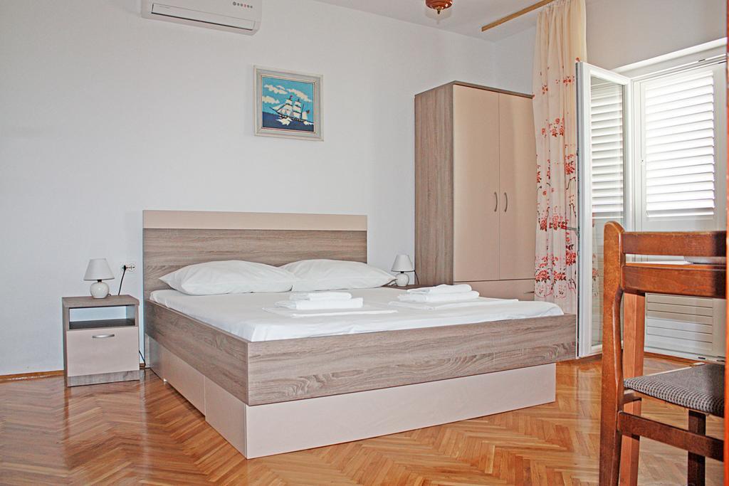 Bougainvillea Apartments Makarska Bagian luar foto