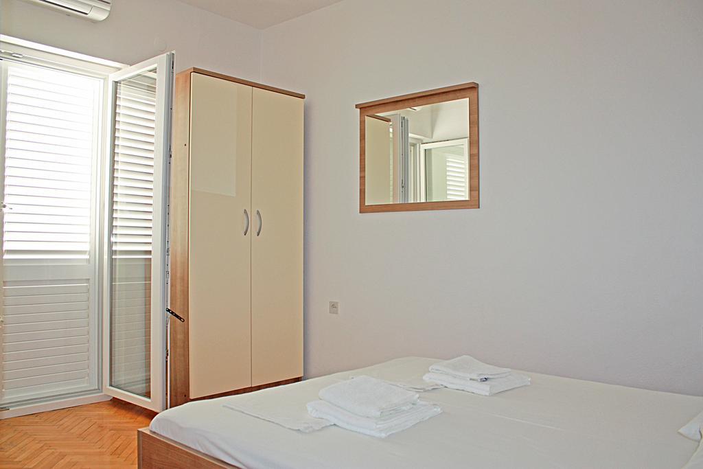 Bougainvillea Apartments Makarska Bagian luar foto